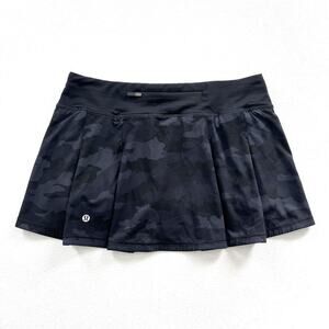 Lululemon Women Heritage 365 Camo Deep Coal Black Pace Rival Mid Rise Skirt 8